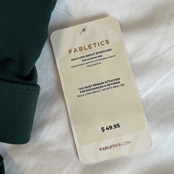 NEW Fabletics Nola Low-Impact Sports Bra Green size Small - Picture 3 of 10